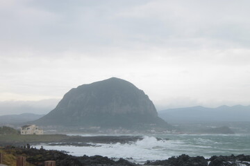 비오는 제주도 바다