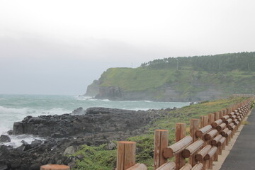 비오는 제주도의 둘레길