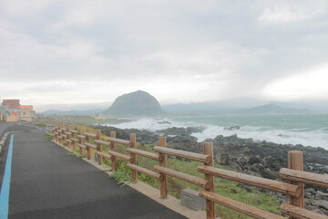 비오는 제주도의 둘레길