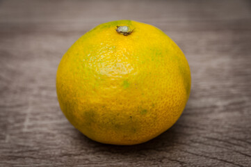 1 Mandarine Satsuma aus Italien