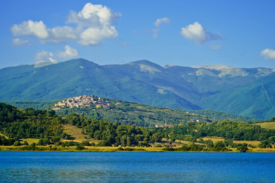 Lago vulcanico di Canterno, Fiuggi, Frosinone, Lazio, Italia