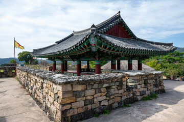 Obraz premium Korean Traditional House Scenery in Autumn