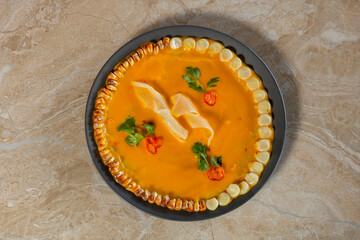 Tiradito de pescado en crema de ají amarillo