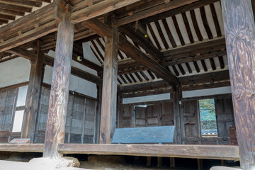 Obraz premium Korean Traditional House Scenery in Autumn