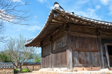 Korean Traditional House Scenery in Autumn