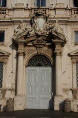 Obraz premium detail of the facade of a building in Rome