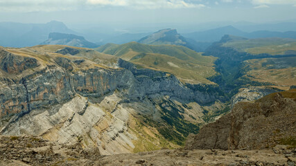 Au dessus du canyon d'Anisclo, en randonnant le long du GR11