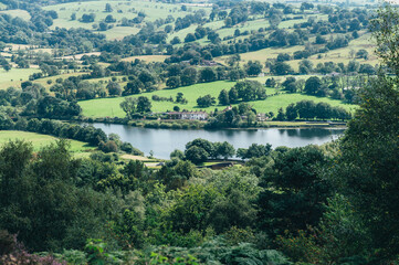 Obraz premium Teggs Nose, Ridgegate Reservoir, Trentabank Reservoir Circular, Peak District National Park, England, UK