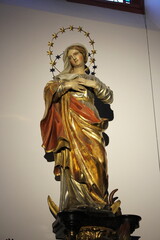 Obraz premium golden sculpture in the church