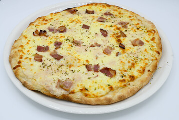 diferentes pizzas italianas con ingredientes frescos