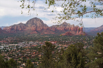 Sedona, Arizona USA. Sedona. A city that lies on the county line between Coconino and Yavapai counties in the northern Verde Valley region of the U. S. state of Arizona.