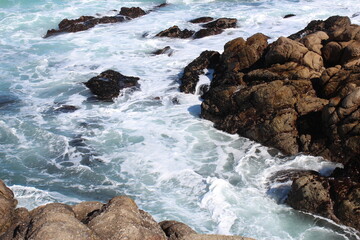 Naklejka premium waves on the rocks