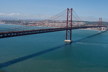 Fototapeta premium Ponte 25 de Abril vista do lado sul, junto ao Cristo Rei