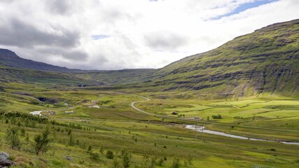 Obraz premium Fjord de Seydisfordjur en Islande en été