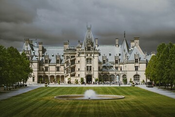 the palace country