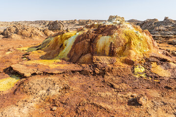 Obraz premium The surreal volcanic landscape of Dallol in the Danakil Depression, Ethiopia
