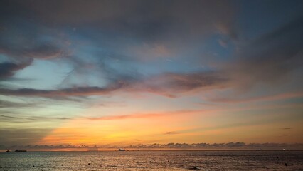 Fototapeta premium Atardecer en el mar