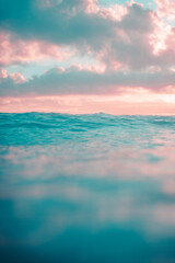 Obraz premium Sunset Glow on the Hawaiian Waters