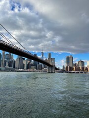 Naklejka premium city bridge and city skyline