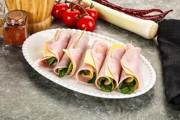 Roll with ham and cheese