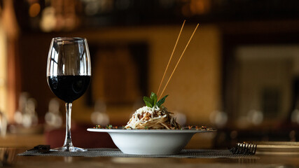 Pasta is one of the dishes most eaten with wine.