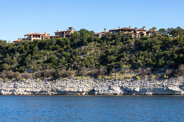 Obraz premium Houses around Colorado river
