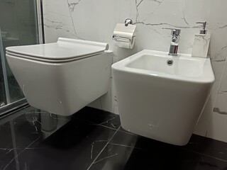 bathroom, washroom, toilet 