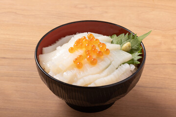 海鮮丼（いか　イクラ）