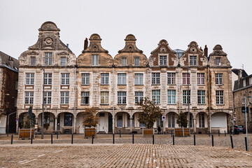 Façade de la ville d'Arras dans le nord de le France