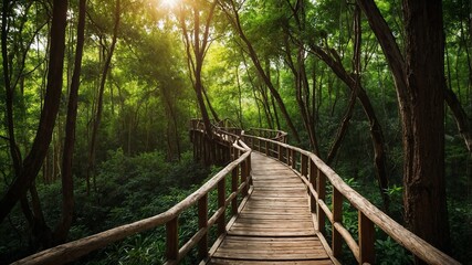 Obraz premium Sentiero immerso nel verde della natura