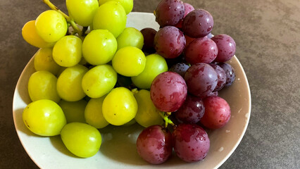 瑞々しい巨峰とシャインマスカット
