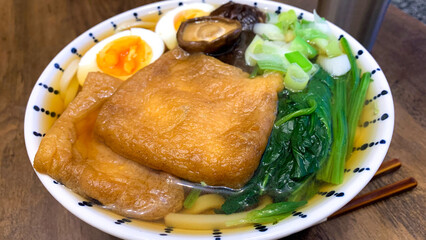 具沢山で温かい手作りうどん