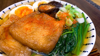 具沢山で温かい手作りうどん