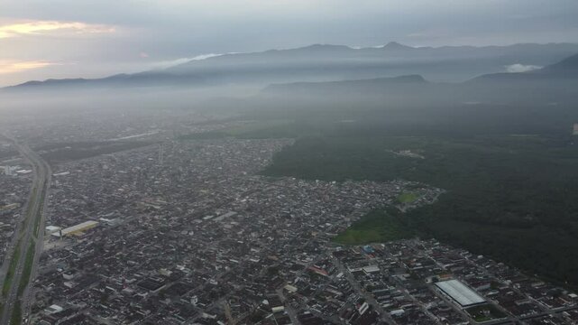 PG - FIM DE TARDE - BAIRROS E PRAIA MOV LATERAL