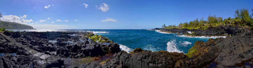 Küstenlandschaft auf der Tropen-Insel La Reunion, Indischer Ozean, Panorama 