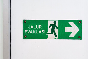 Obraz premium Example of evacuation route signs or symbols in Indonesia
