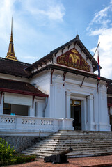 Obraz premium Facade of the National Museum in the former royal palace with a cannon at the entrance in Luang Prabang, Laos, Asia