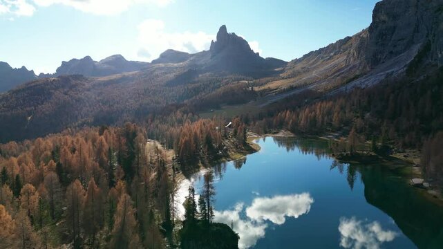 Croda da Lago - Lago Federa - Dolomites - Autumn - S&uuml;dtirol - Reflection