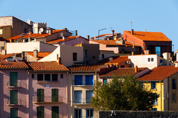 Obraz premium facade sunlight vacation travel roof tile Collioure