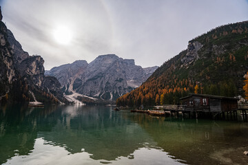 Fototapeta premium Lago di Braies - Pragser Wildsee - Dolomites - Dolomiten - Südtirol - Autumn - Herbst