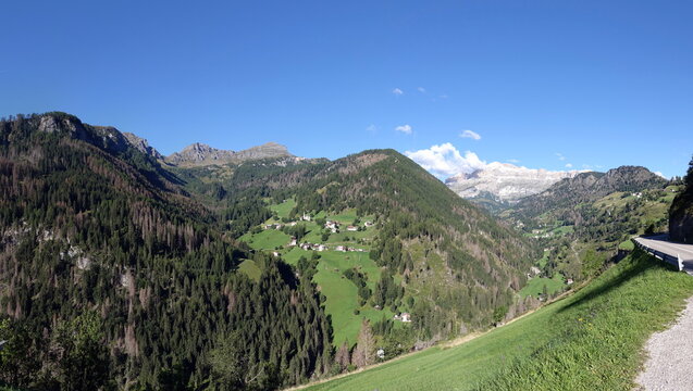 Blick von Livinallongo del Col di Lana zur Sella