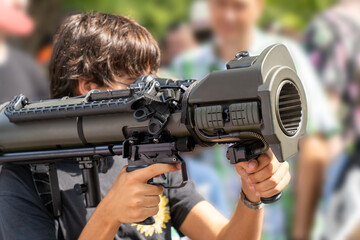 Shoulder-launched hand-held anti-tank missile launcher