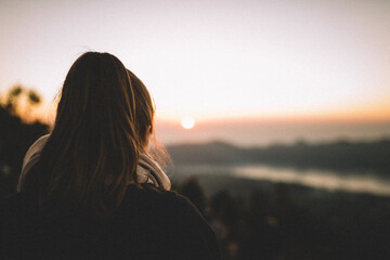 Majestätische Vulkanlandschaft von Mount Batur in Indonesien im Morgenlicht © Niklas