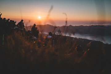 Majestätische Vulkanlandschaft von Mount Batur in Indonesien im Morgenlicht © Niklas