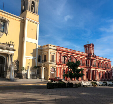 Government Palace of Colima. Central Garden of Colima, Places to Visit, Places, jardin libertad, Colima, Mexico: 28 March 2022.