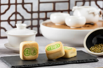 Delicate and delicious mung bean cake