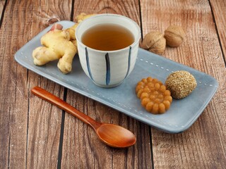 한국 전통음료 생강차, 한과