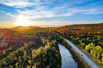 Naklejka premium Fall evening in the east as the trees turn colors.