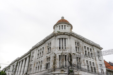 Obraz premium Chartered Bank of India, Australia China Building in Jakarta Old Town area, Indonesia.