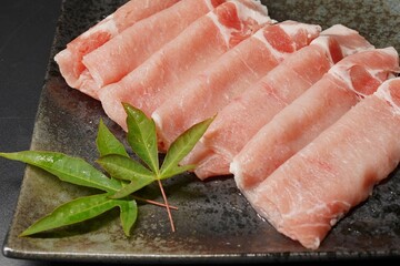 豚肉　肩ロース　スライス　国産